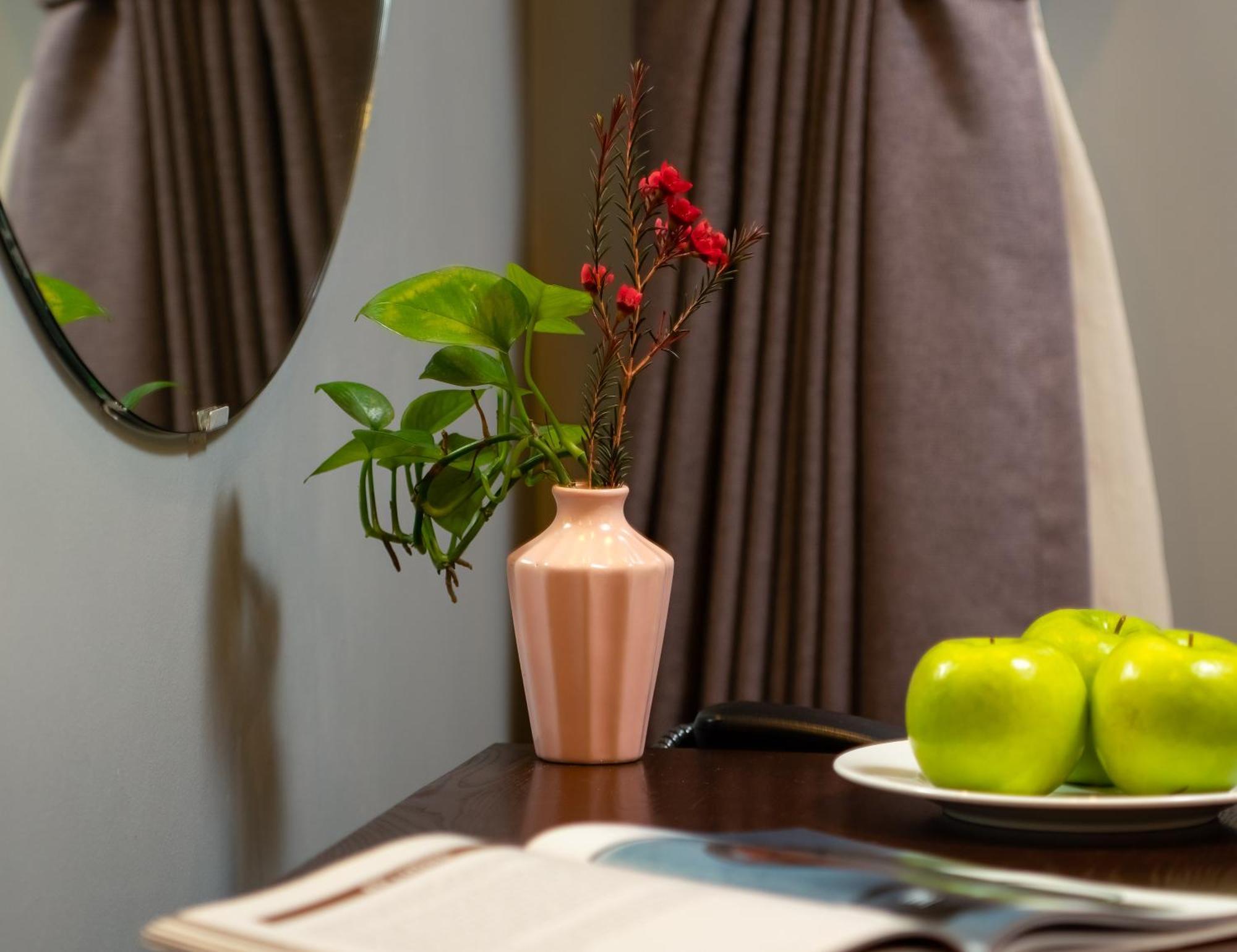 Bella Rosa Hotel & Travel Hanoi Exterior photo